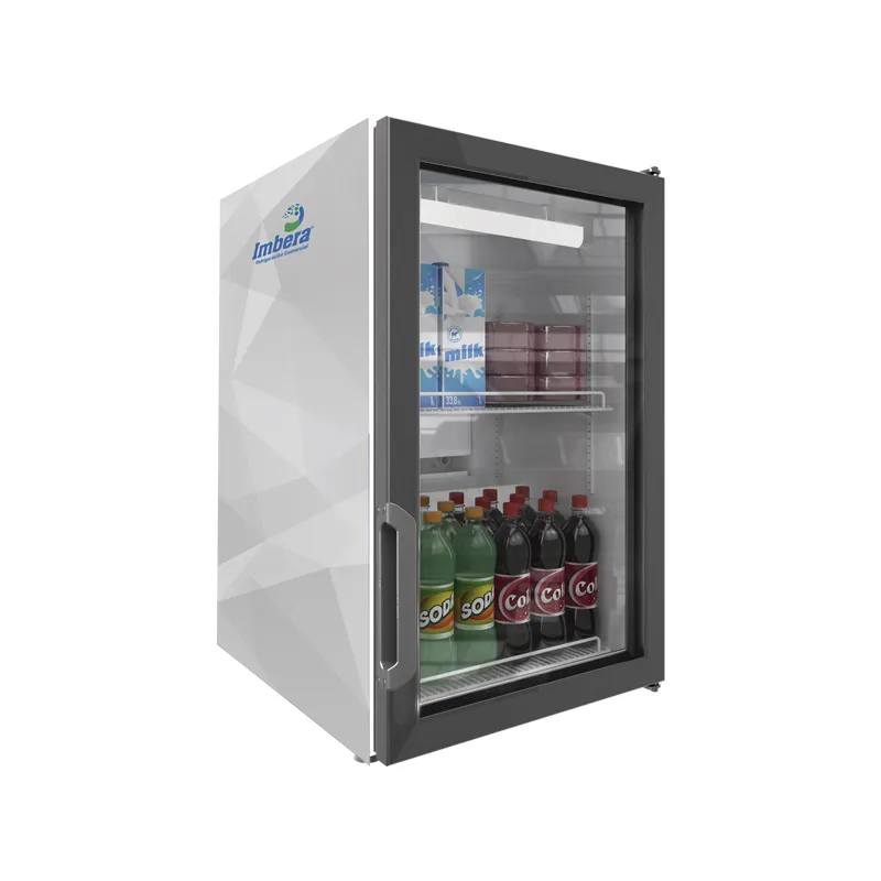 Nevera exhibidora con bebidas y leche